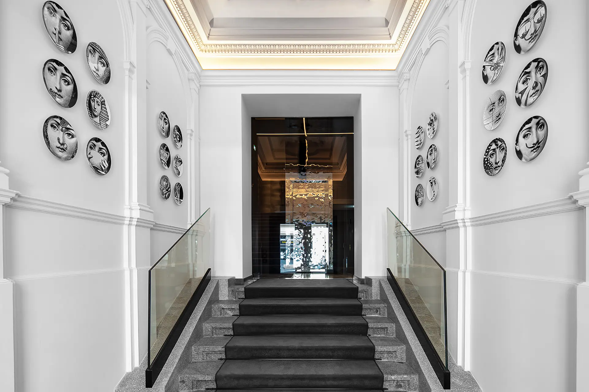 Entrance- hotel manes